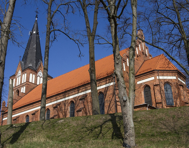 Kościół w Klebarku Wielkim z dachówki Bornholm naturalnej